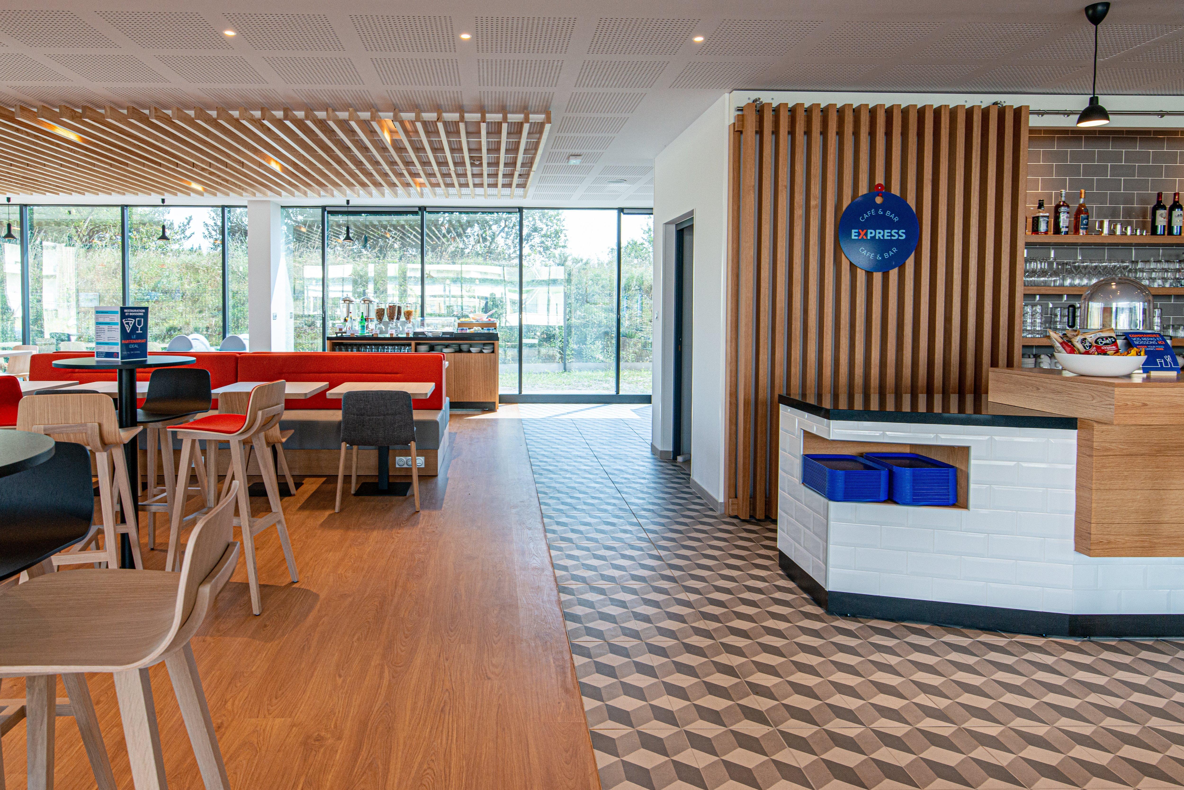 Holiday Inn Express - Bordeaux - Lormont By Ihg מראה חיצוני תמונה
